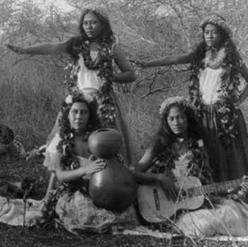 image of hula_girls